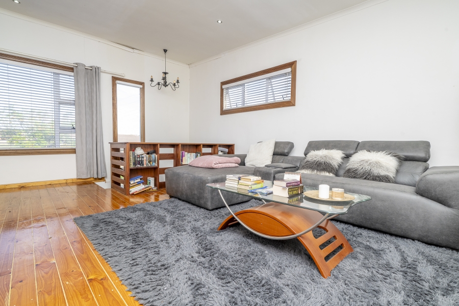 5 Bedroom Property for Sale in Rouxville Western Cape